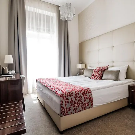 Adele Boutique Hotel 4*