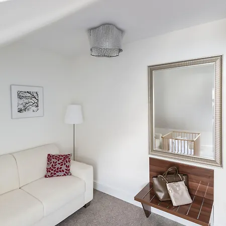 Adele Boutique Hotel 4*