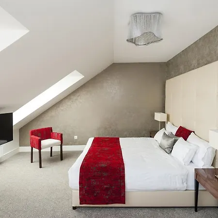 Adele Boutique Hotel 4*