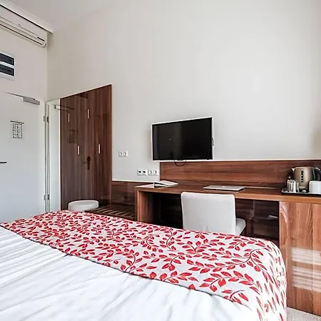 Adele Boutique Hotel 4*