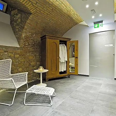 Adele Boutique Hotel 4*