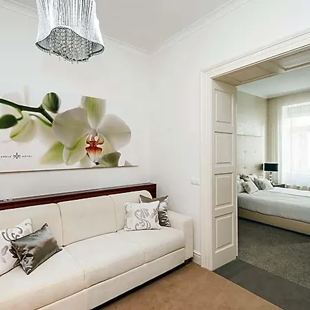 Adele Boutique 4*