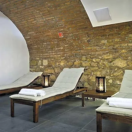 Adele Boutique Hotel 4*