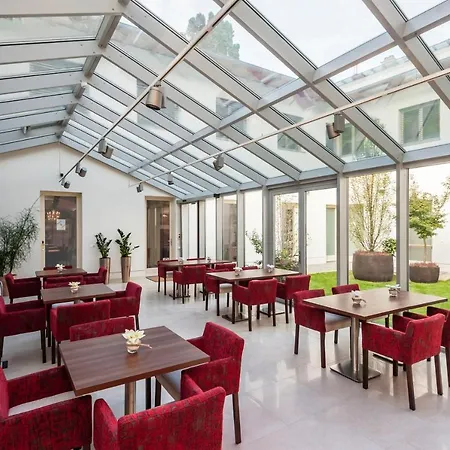 Adele Boutique Hotel 4*