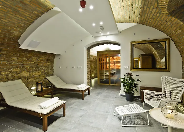 Adele Boutique Hotel 4*